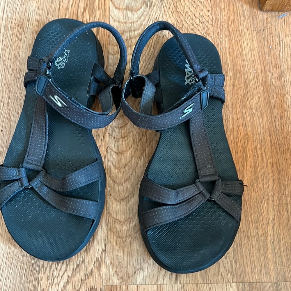 Sketchers sandals